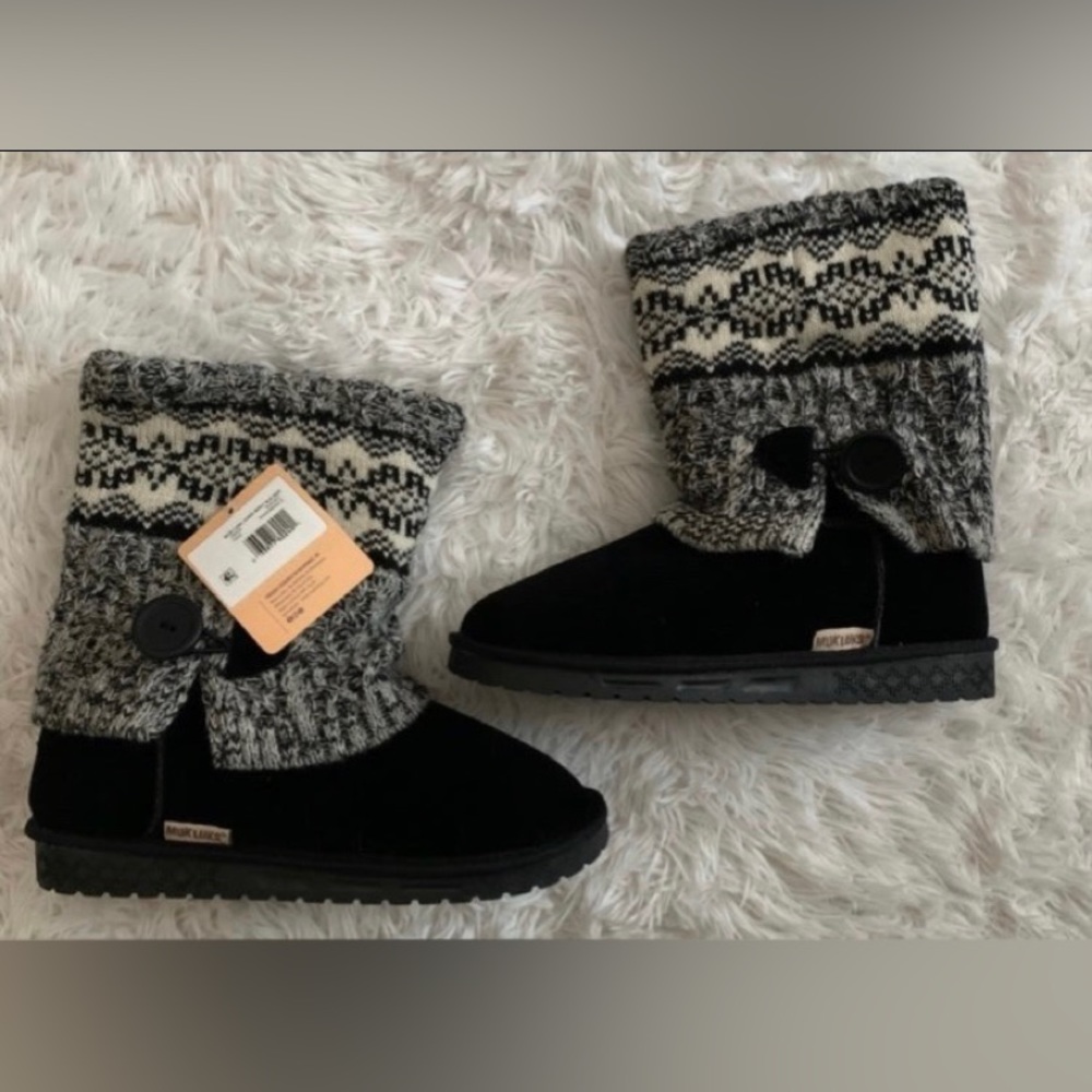 Women’s Mid Calf Cream and Black Knit Boots - Picture 6 of 6